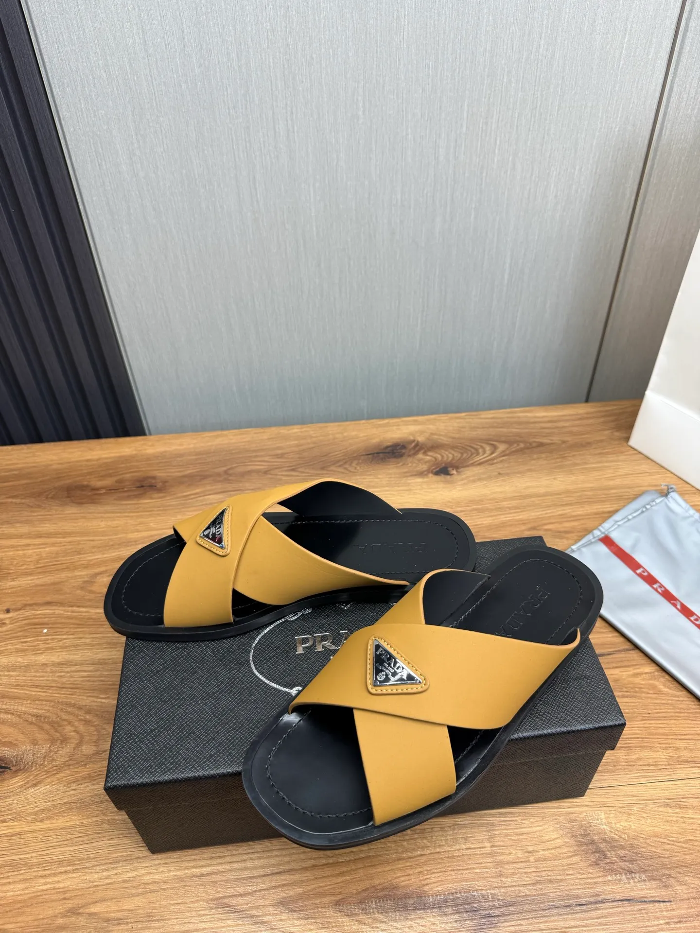 Factory price 340💰 ＰＲＡＤＡPrada - popular men's slippers hot sale 🔥 🩴Official website one to one production 38-45 sizes 45 46 🉑️Customized!